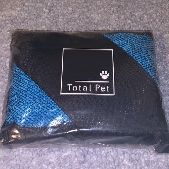 Total Pet NEW Dog Towel Super Absorbent Large Microfiber Pet Towel - Picture 1 of 2